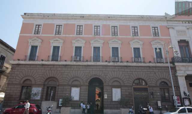 Bari, quattro nuove linee telefoniche per i cittadini in difficolt